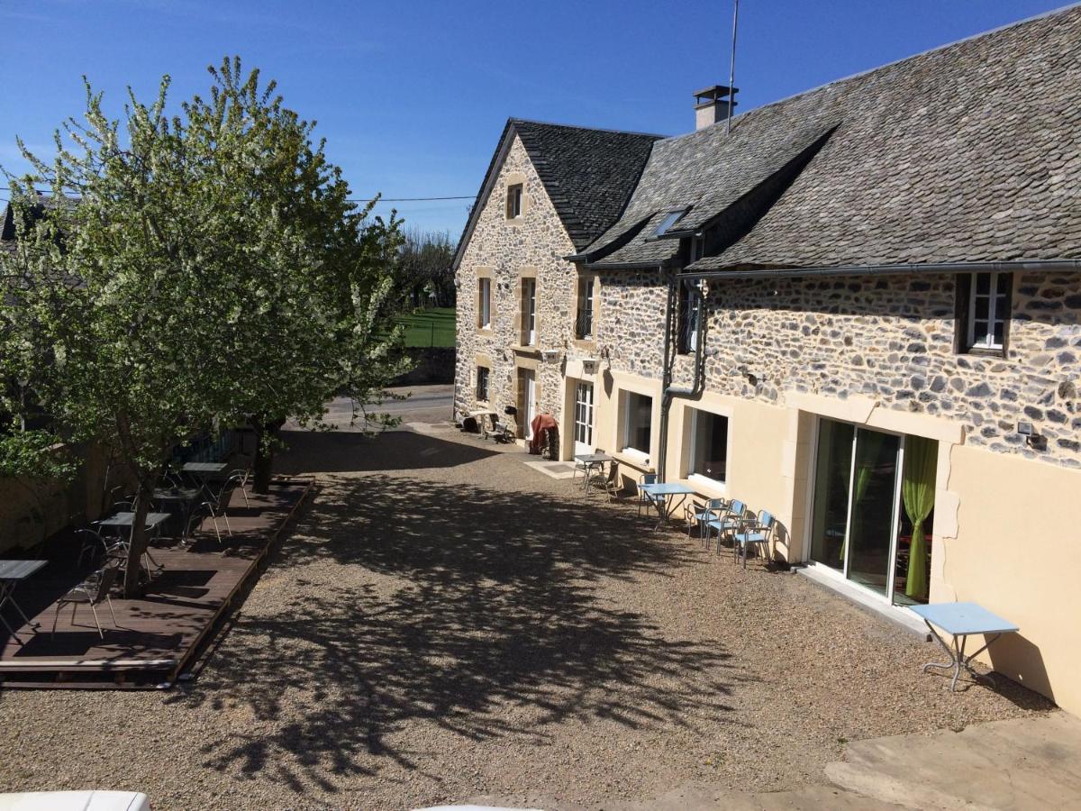 Aux Portes D'Aubrac Studio 2 Personnes Bed and Breakfast Condom-d'Aubrac Exterior foto